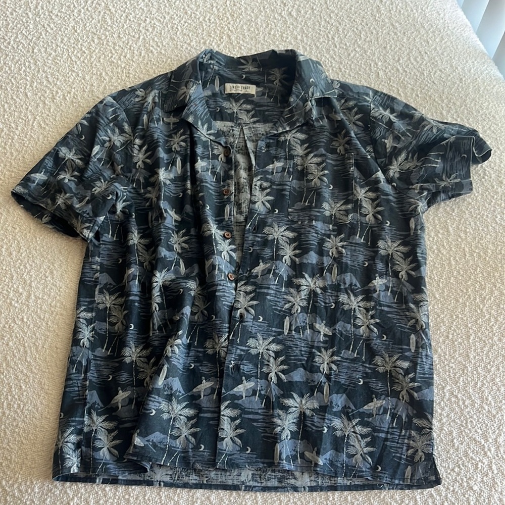 Line of trade Men’s button down. Large.